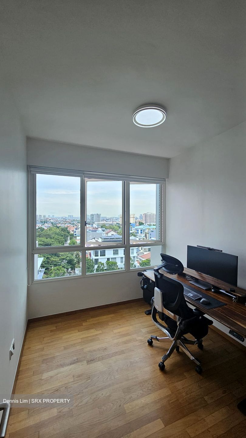 Vacanza @ East (D14), Condominium #500121151